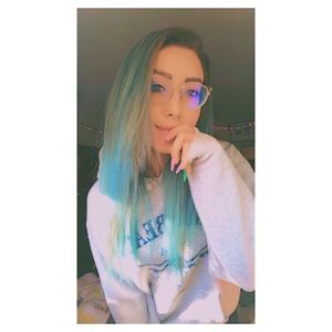 Meet your Posher, Ashley